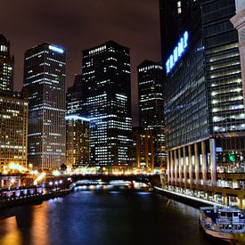 Chicago skyline bij nacht van Joris van Huijstee
