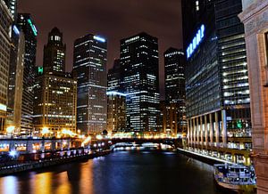 Chicago skyline at night sur Joris van Huijstee