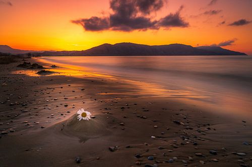 Zonsondergang a, zandstrand op Kreta