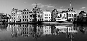Stadhuiskade Maassluis historique ; panorama en noir et blanc sur Maurice Verschuur