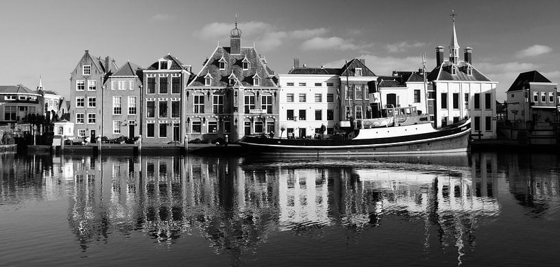 Historisches Stadhuiskade Maassluis; Schwarz-Weiß-Panorama von Maurice Verschuur