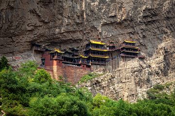Das Hängende Kloster Xuankong Si bei Datong in China von Roland Brack