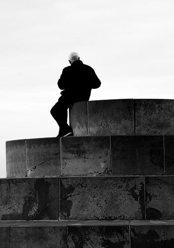 Looking at (n)something