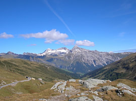 Bergwelten VI - Graubünden, Schweiz - Am Splügenpass von Helmut Martin - The Art of Stone - Steinkunst & Photographie