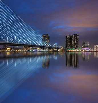 Rotterdam night reflections van Ilya Korzelius