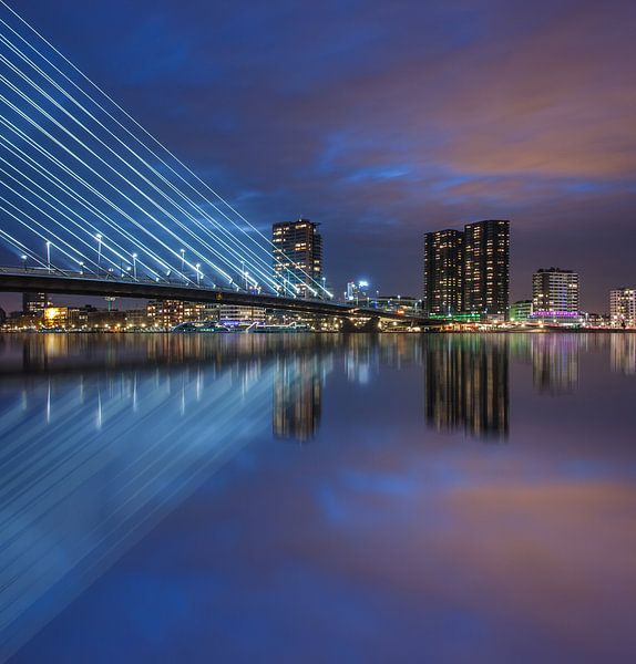 Rotterdam night reflections van Ilya Korzelius
