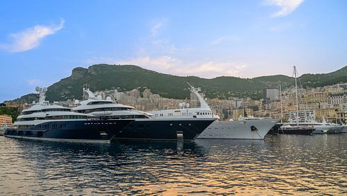 Les superyachts HBC, Luna et Atlantis II, des yachts à moteur de luxe, à Monaco sur Sjoerd van der Wal Photographie