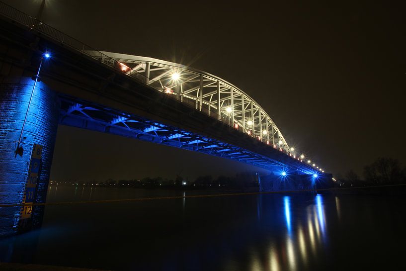 John Frostbrug by night by Bart Dijkman