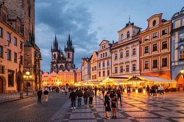 Praag - Het oude stadsplein (0059) van Reezyard