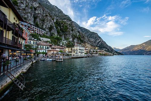 Abend in Limone sul Garda, Italien von Wim Brauns