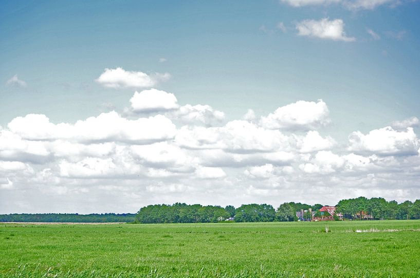wolken boven weststellingwerf by Marten Wieringa