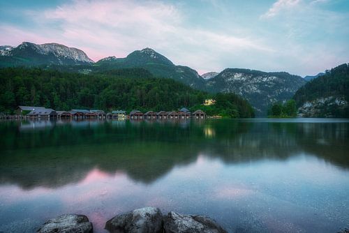 Un lac dans les montagnes