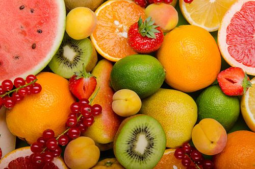 Fruitsamenstelling in heldere kleuren