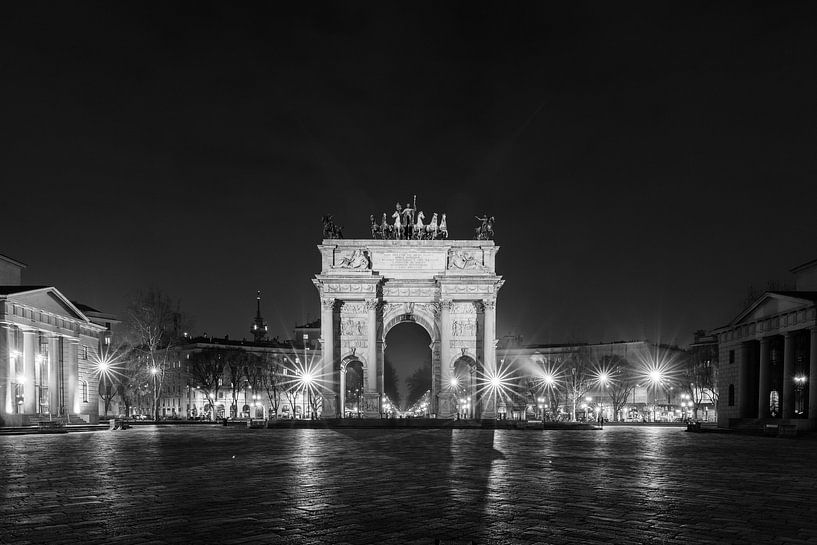 Milan by Hello Pompoyo