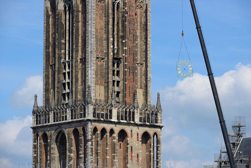 Removal of clock faces Dom tower in Utrecht by In Utrecht