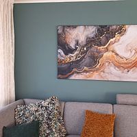Photo de nos clients: Œuvre d'art abstraite avec accents dorés par Imperial Art House, sur artframe
