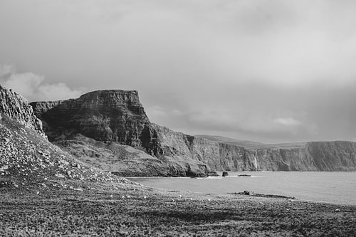 Neist Point op het Isle of Skye in Groot-Brittannië. Panorama klif. Schotland Hooglanden!