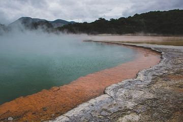 Wai-O-Tapu Geothermal Park by Tom in 't Veld