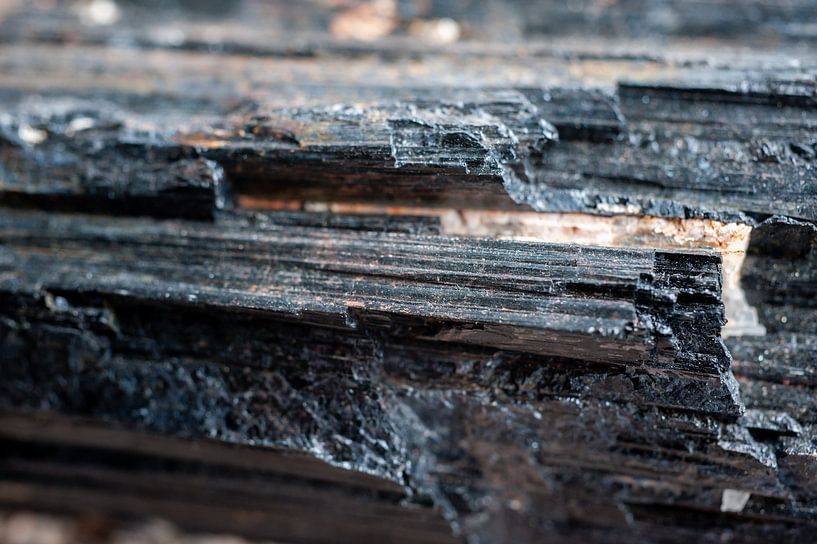 Schwarzer Turmalin von Stefanie de Boer