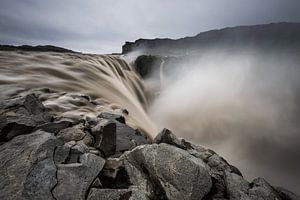 La cascade Dettifoss au nord de l'Islande sur Gerry van Roosmalen