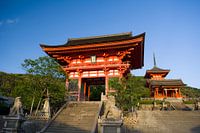 Die Verzauberung von Kiyomizu-dera bei Sonnenuntergang