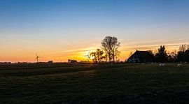 Ondergaande gouden zon by Willy Sybesma