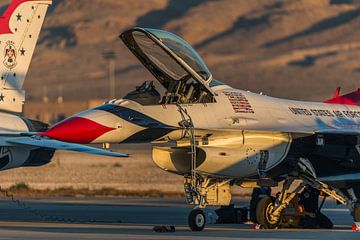 U.S. Air Force F-16C Fighting Falcon van de Thunderbirds.