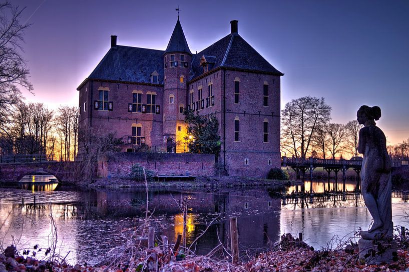 Château de Vorden avec statue par Patrick