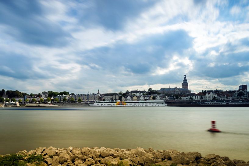 Nijmegen aan de Waal par Maerten Prins