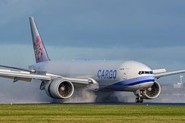 China Airlines Boeing 777-F Frachtflugzeug. von Jaap van den Berg