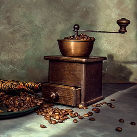 Nature morte d'un moulin à café à l'ancienne sur Arend Wiersma