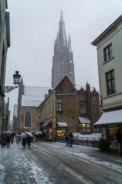 Brugge in de Winter met Onze Lieve Vrouw van Mickéle Godderis