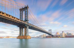 Manhattan Bridge - New York (USA) van Marcel Kerdijk