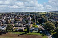 Luchtpanorama van het kerkdorp Bocholtz in Zuid-Limburg van John Kreukniet thumbnail