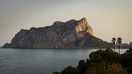 Penyal d’'’Ifach im sommerlichen Abendlicht von Captured Created by Cathleen