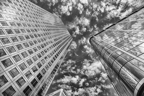 Wolkenkrabbers en wolken