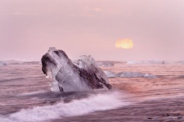 Zonsondergang met ijsblokken van Ralf Lehmann