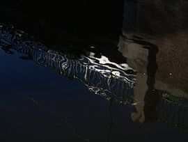 Réflexion sur le pont sur Anke Croonen