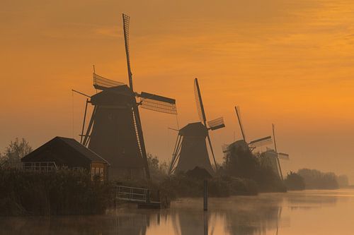 Sonnenaufgang Kinderdijk von Sander Groenendijk