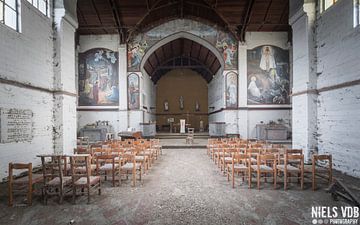 Verlaten kerk van Niels Van der Borght