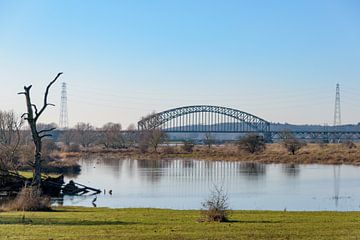 The railway bridge by Jurjen Jan Snikkenburg
