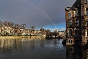Regenboog op het Binnenhof van Jan Kranendonk