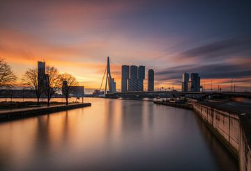 Morgendämmerung in Rotterdam von Ilya Korzelius