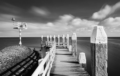 Jetée en noir et blanc sur Vlieland