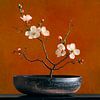 Stimmungsvolles Stillleben mit Mandelblüten im Ikebana-Stil von Studio Pieternel