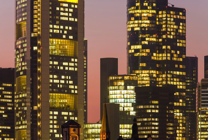 Skyscrapers in Frankfurt at night by Werner Dieterich
