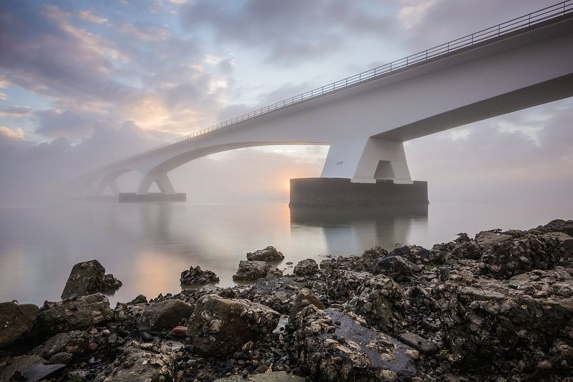 Lever du soleil sur le pont de Zeeland par Max ter Burg Fotografie