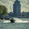 Taxiboot Rotterdam op volle snelheid von Andy Van Tilborg