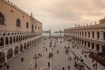 Grote plein voor het Doge paleis in Venetië, Italië
