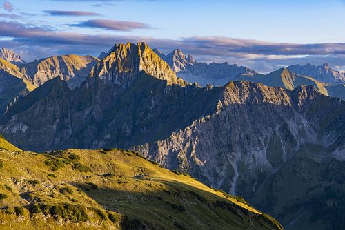 Mountain panorama from Laufbacher-Eckweg to Höfats at sunset, Allgäu Alps